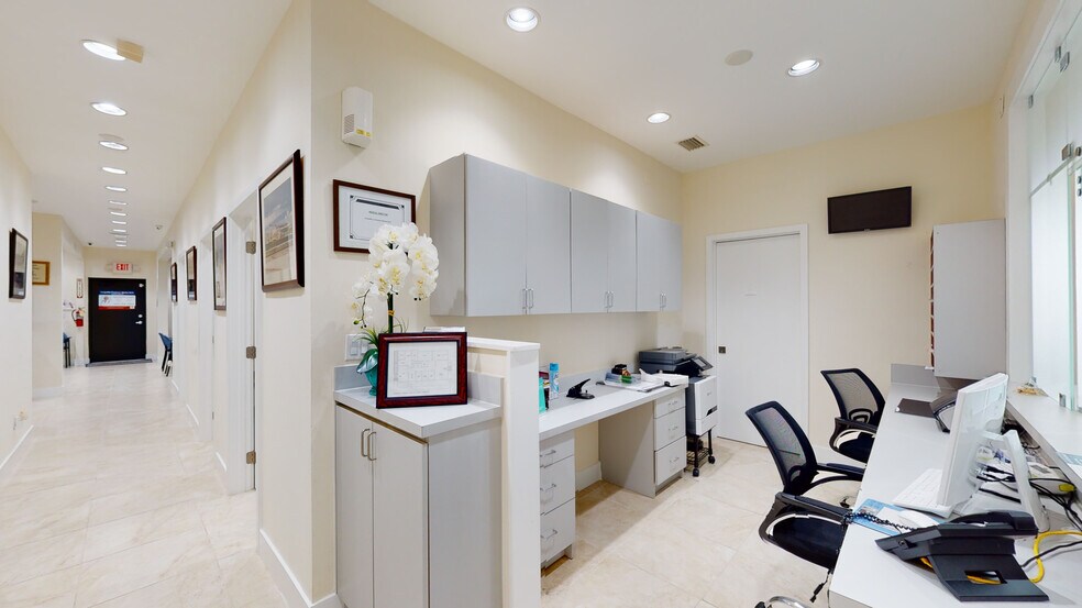 More Photos Of 235 W 49th St, Hialeah Medical For Sale