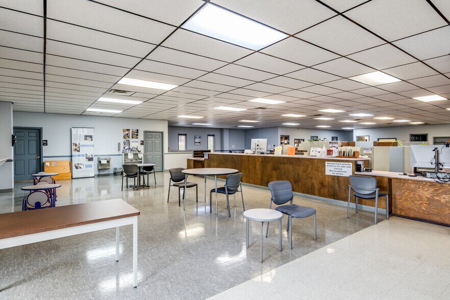 More Photos Of 2021 Boll Weevil Cir, Enterprise Office For Lease