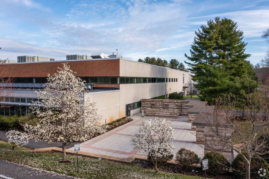 More Photos Of 1414 Massachusetts Ave, Boxborough Research And Development For Lease