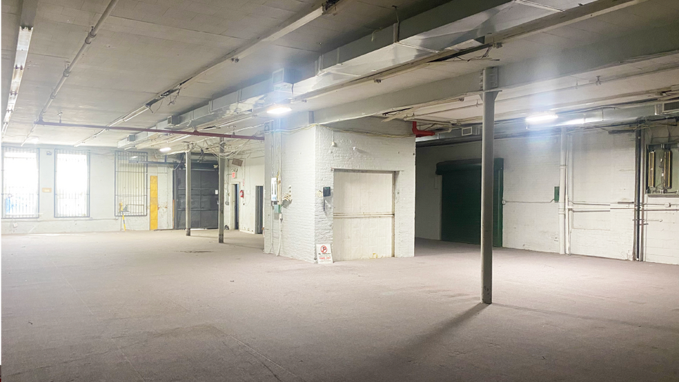 More Photos Of 125 51st St, Brooklyn Warehouse For Lease