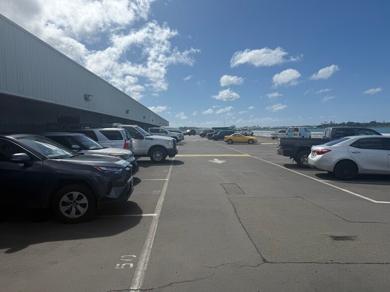 More Photos Of 98-021 Kamehameha Hwy, Aiea Warehouse For Lease
