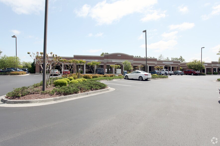 More Photos Of 1604 Physicians Dr, Wilmington Office For Sale