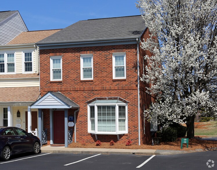 More Photos Of 1300-1302 Ashley Sq, Winston-Salem Office For Lease