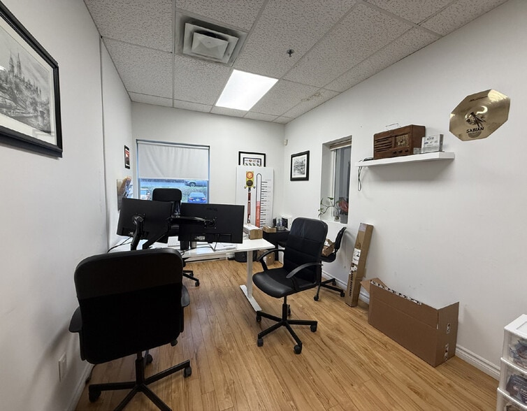 More Photos Of 20-24 Akerley Blvd, Dartmouth Distribution For Lease