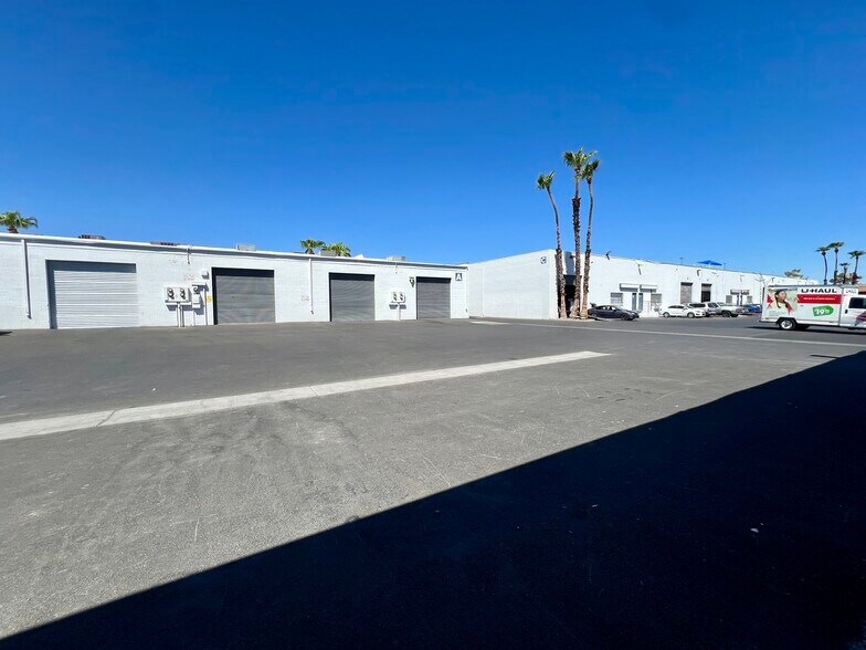 More Photos Of 3111 S Valley View Blvd, Las Vegas Light Manufacturing For Lease