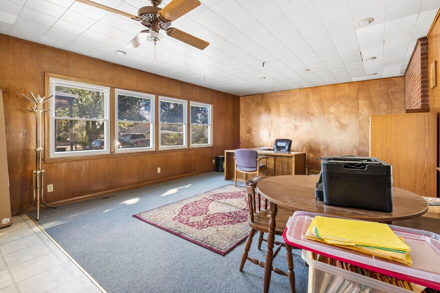 More Photos Of 1658 Saint Louis St, Springfield Office For Lease