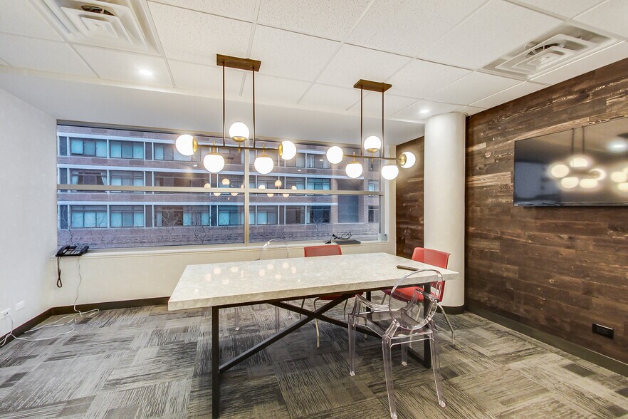 More Photos Of 212 E Ohio St, Chicago Office For Lease
