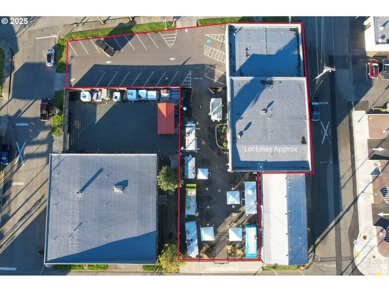 More Photos Of 790 N Bayshore Dr, Coos Bay Freestanding For Sale