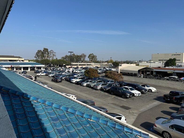 More Photos Of 15460-15508 S Western Ave, Gardena Unknown For Lease