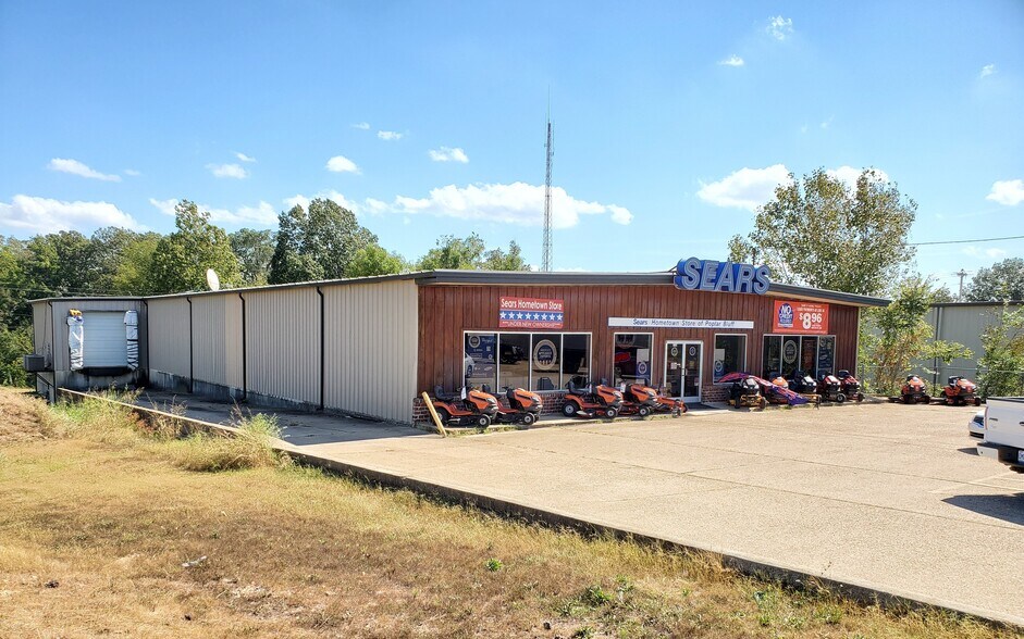 More Photos Of 720 S Westwood Blvd, Poplar Bluff Showroom For Sale