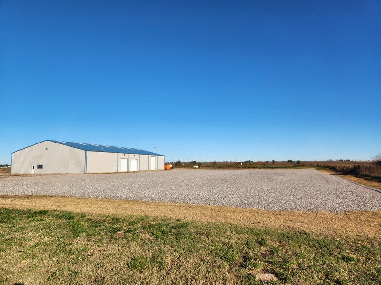 More Photos Of 1448 Darlington Rd NW, El Reno Warehouse For Lease