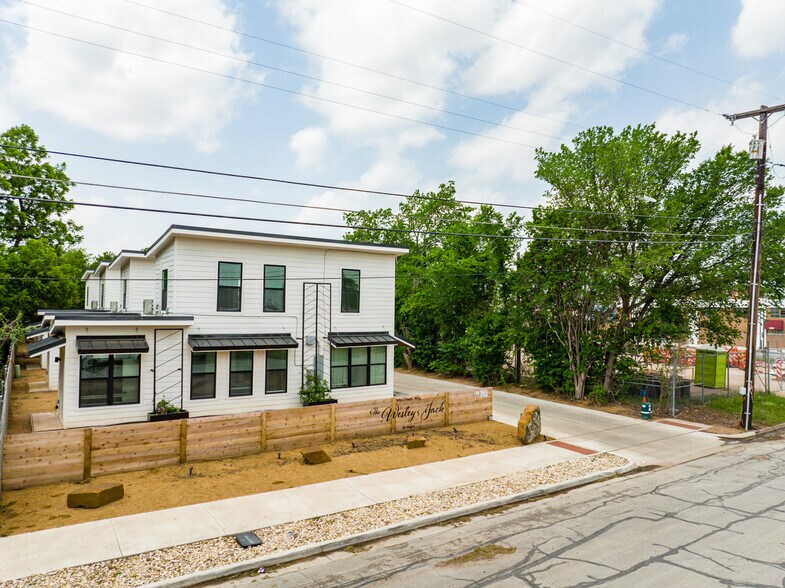 More Photos Of 511 S 10th St, Waco Specialty For Sale