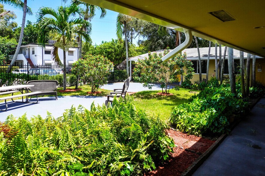 More Photos Of 700 SW 15th Ave, Fort Lauderdale Apartments For Sale