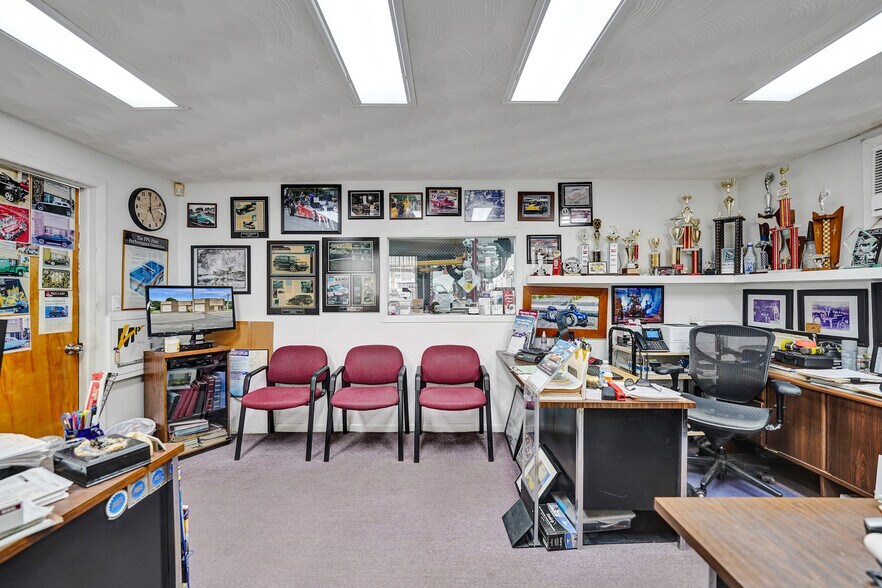 More Photos Of 121 SE 1st Ave, Dania Beach Auto Repair For Lease