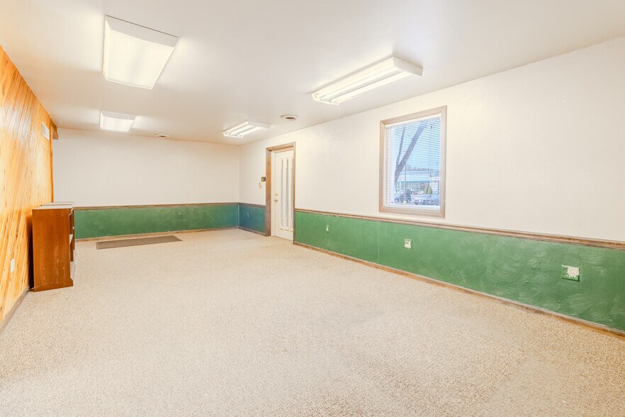 More Photos Of 1080 Long Run Rd, McKeesport Office For Lease