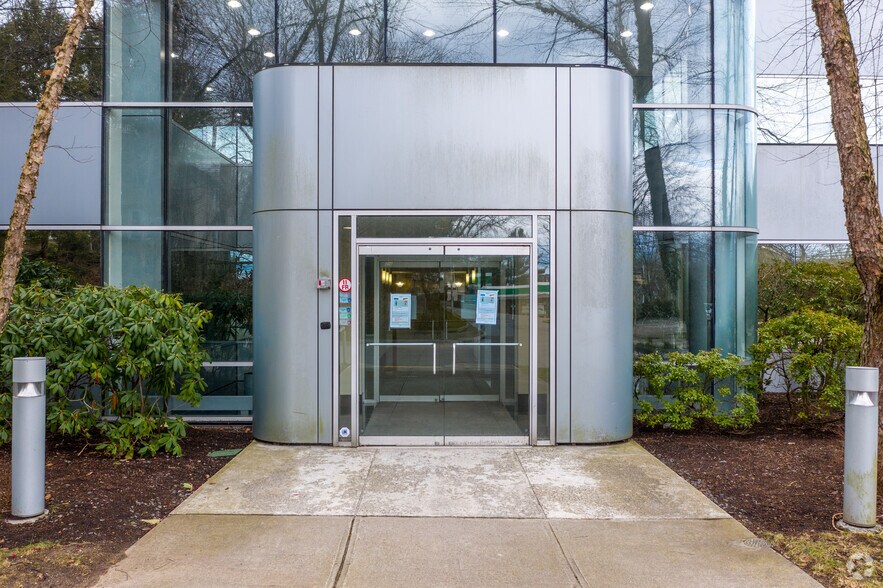 More Photos Of 118 N Bedford Rd, Mount Kisco Coworking Space