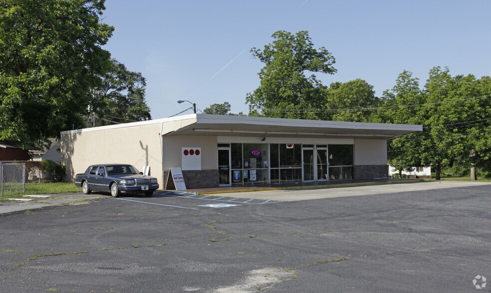 More Photos Of 200 Willard Rd, Clinton Storefront For Sale