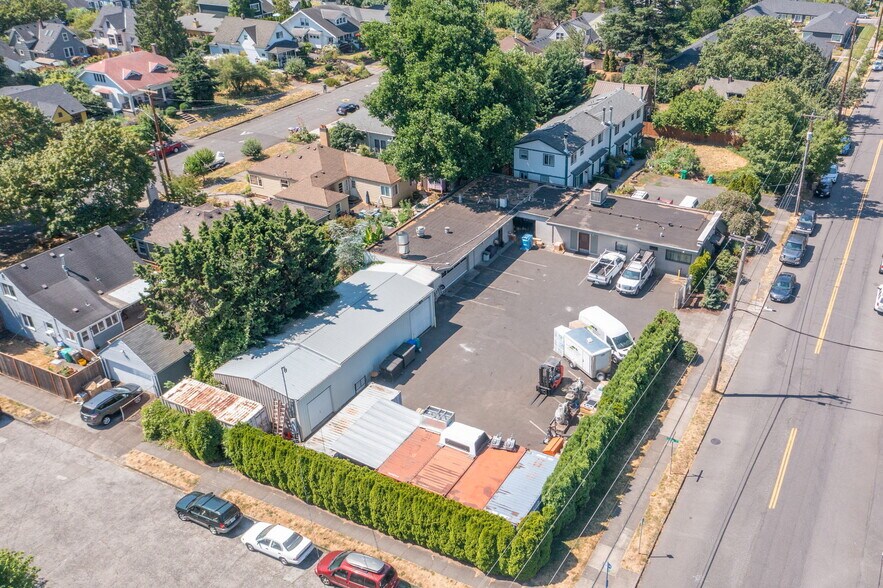Primary Photo Of 2304 N Killingsworth St, Portland Warehouse For Sale