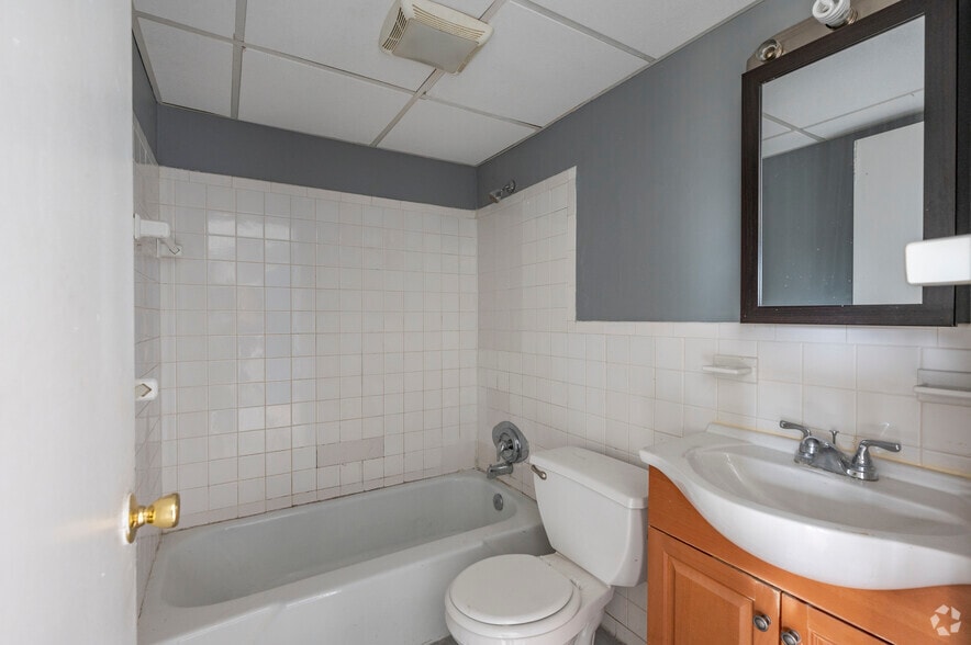 More Photos Of 191 Oak St, Bridgeport Apartments For Sale