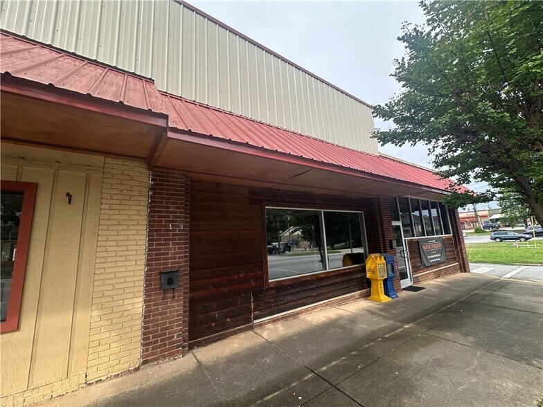 More Photos Of 113 E Windsor St, Westminster Storefront Retail Office For Sale