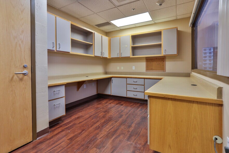 More Photos Of 1741 Sycamore Ave., Kingman Healthcare For Sale