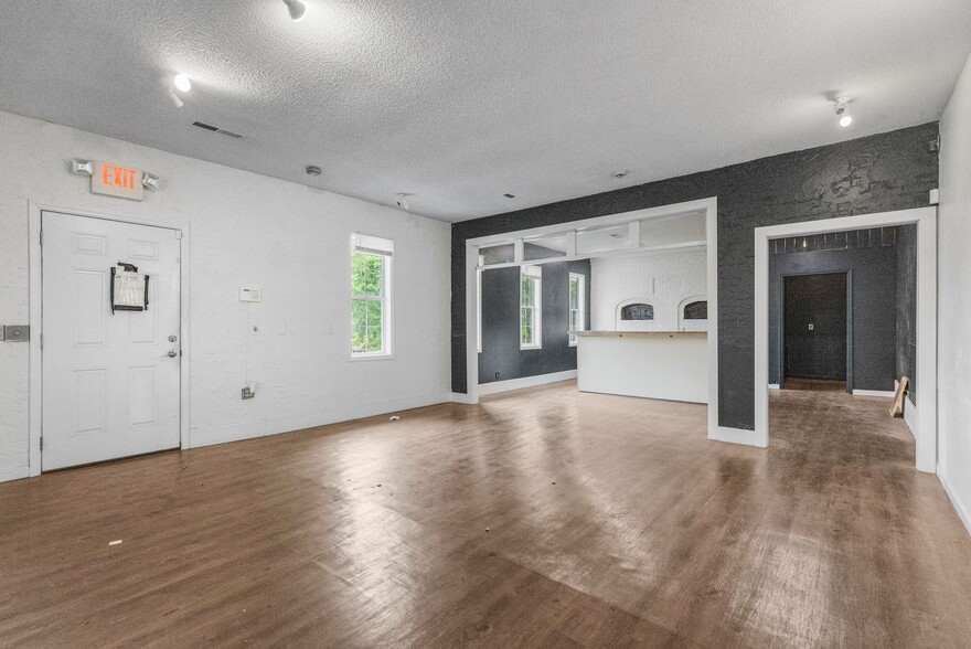 More Photos Of 906 W Poinsett St, Greer Restaurant For Sale