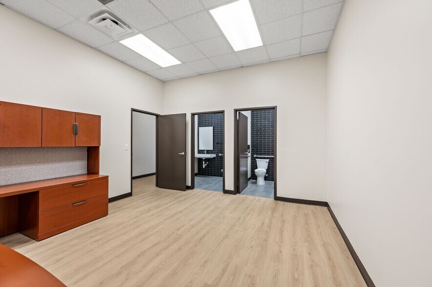 More Photos Of 5708 Colleyville Blvd, Colleyville Medical For Lease