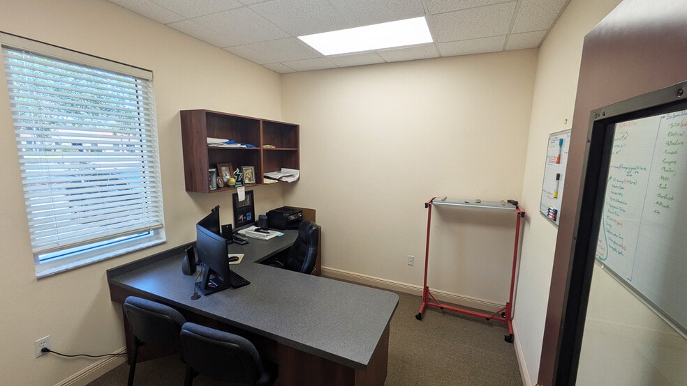 More Photos Of 5265 Office Park Blvd, Bradenton Medical For Lease