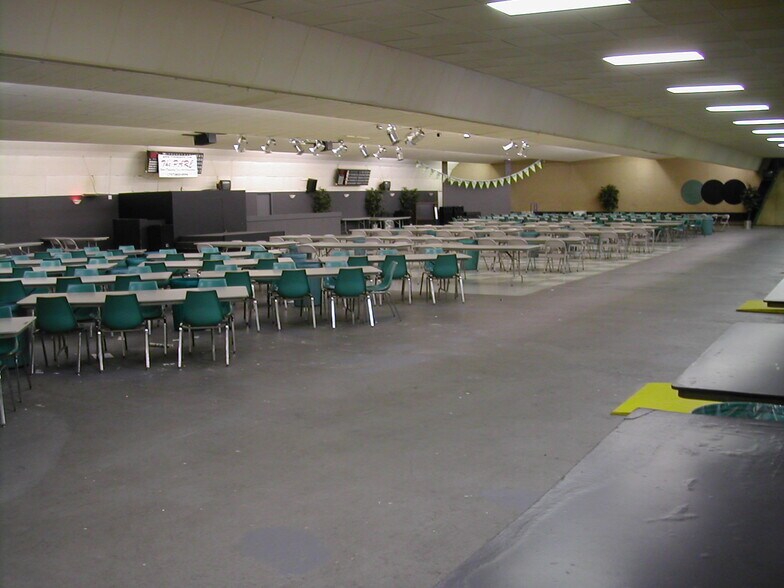 More Photos Of 5301 E Princess Anne Rd, Norfolk Flex For Lease