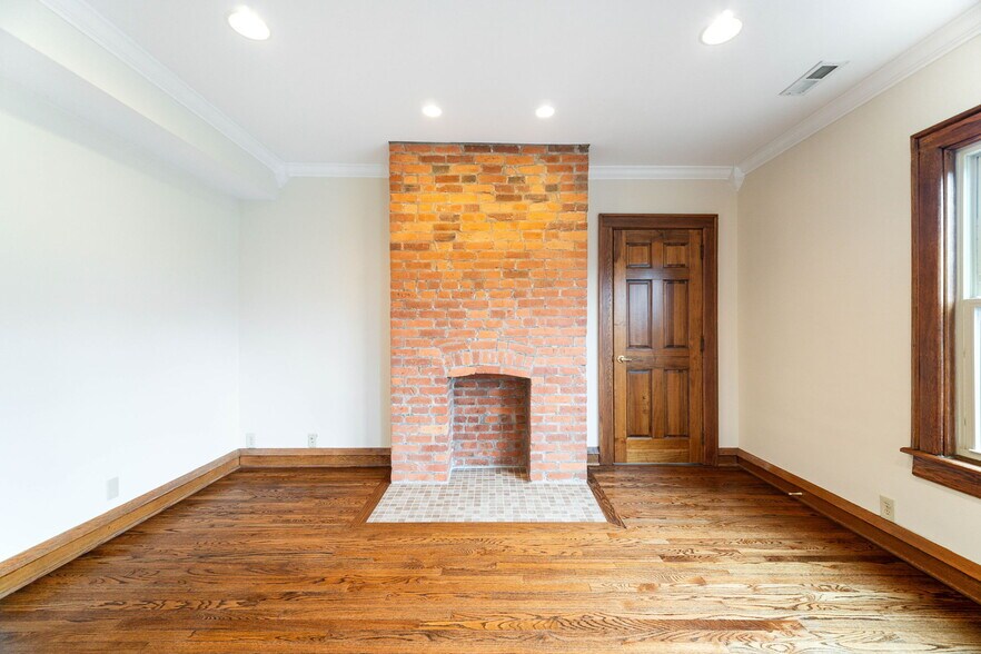 More Photos Of 153 S 17th St, Columbus Multifamily For Sale