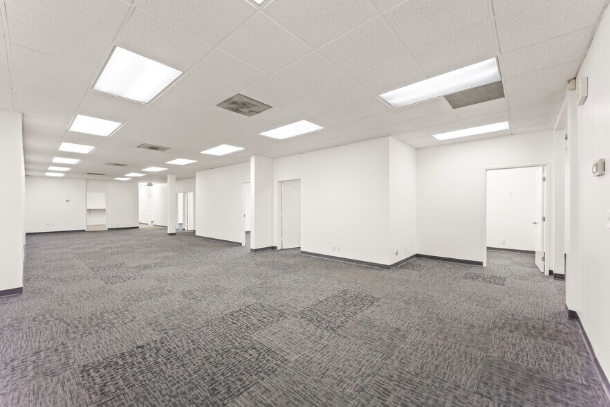 More Photos Of 10841 Paramount Blvd, Downey Office For Lease