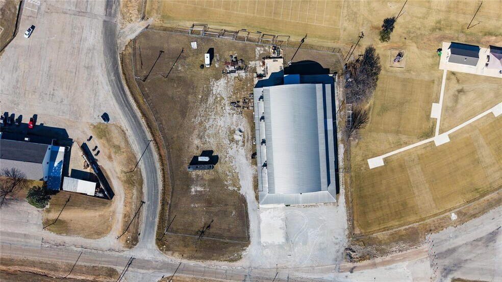 More Photos Of 3300 Milam Dr, Brownwood Industrial For Sale