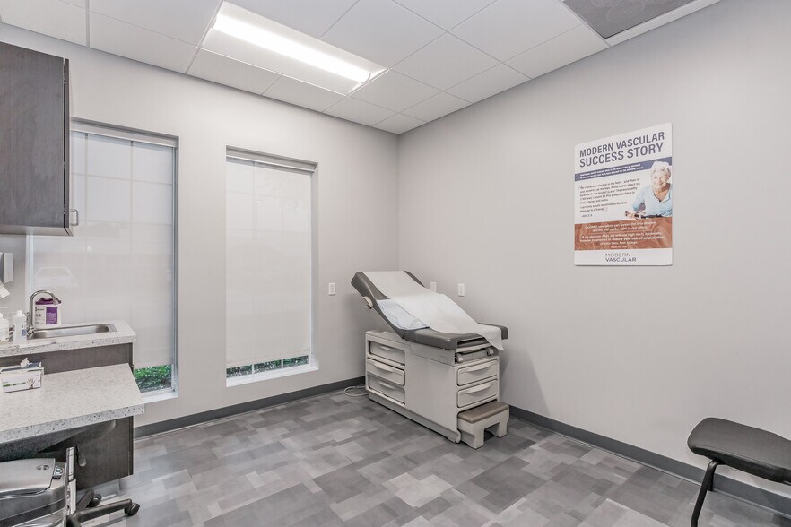 More Photos Of 5750 Stratum Dr, Fort Worth Medical For Lease