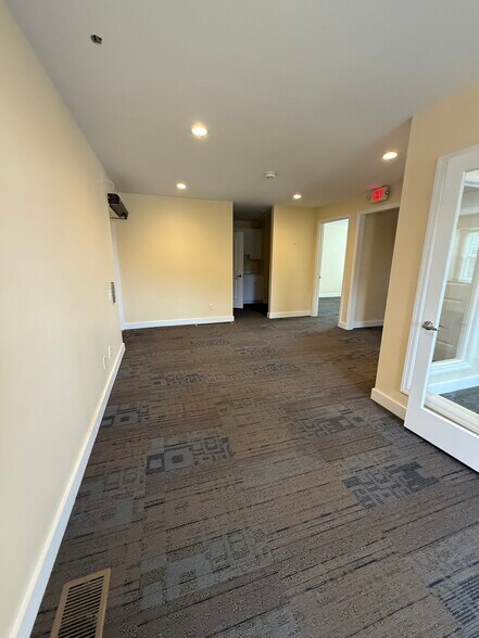 More Photos Of 570 Moody St, Waltham Medical For Lease
