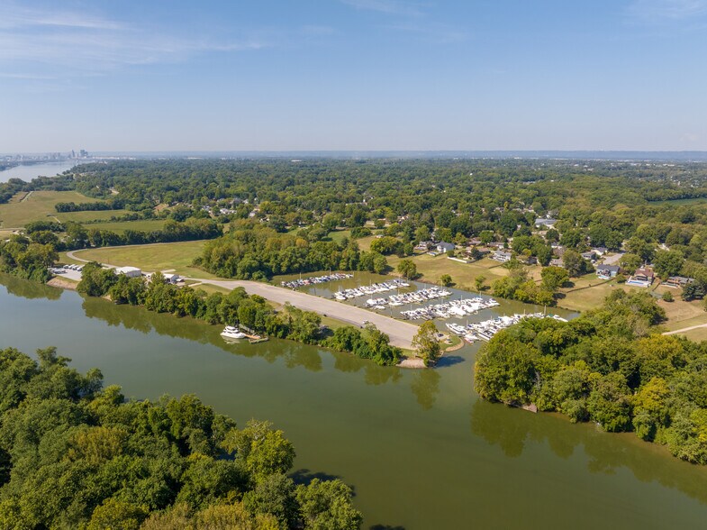 More Photos Of 4000 Utica Pike, Jeffersonville Marina For Sale