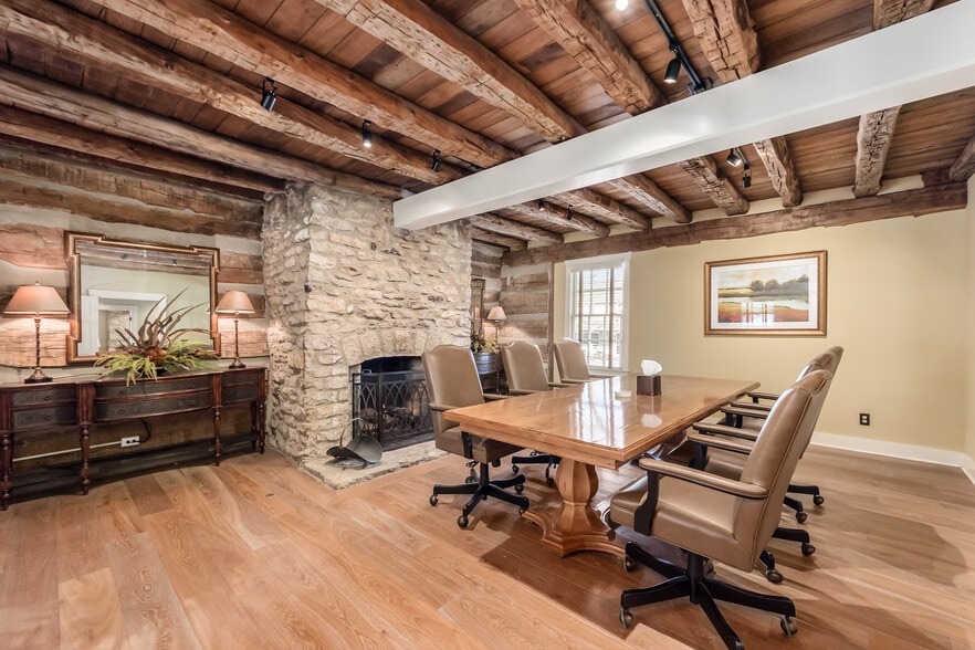 More Photos Of 109 S High St, Dublin Loft Creative Space For Sale