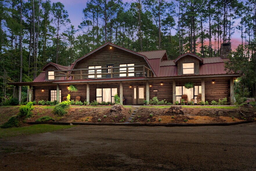 More Photos Of 4032 Highway 48 W, Mccomb Specialty For Sale
