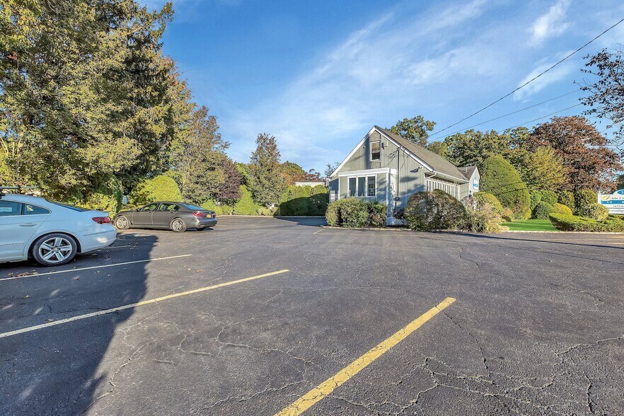 More Photos Of 245 Bay Shore Rd, Bay Shore Medical For Lease