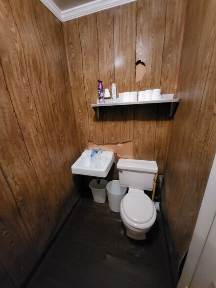More Photos Of 2123 S Phillips Rd, Lanett Flex For Sale