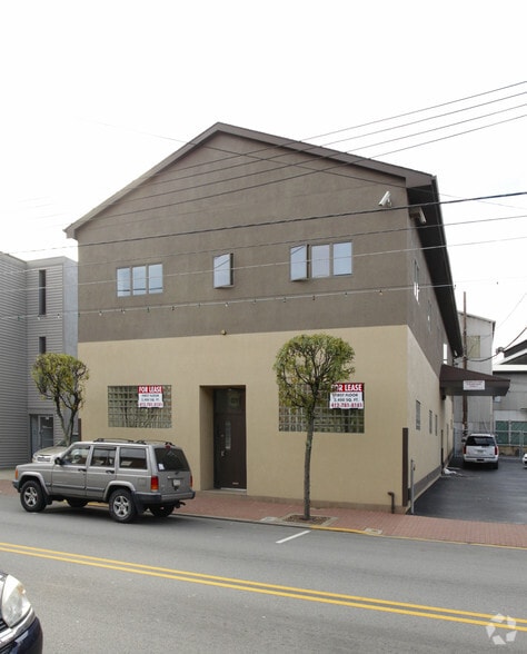 More Photos Of 817 Main St, Pittsburgh Office For Sale