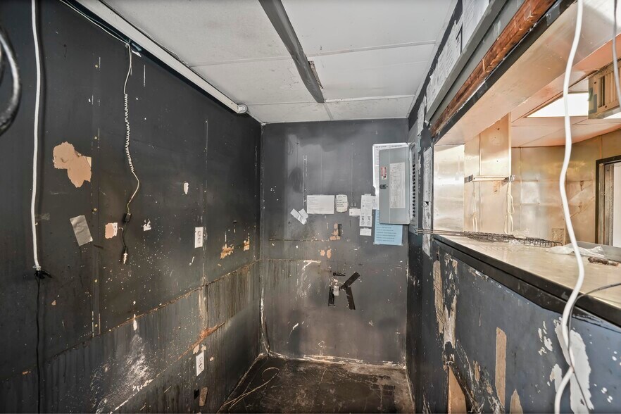 More Photos Of 296 Grand St, Brooklyn Apartments For Lease