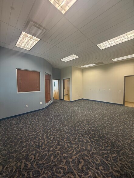 More Photos Of 3684 N Townsend Ave, Montrose Flex For Sale