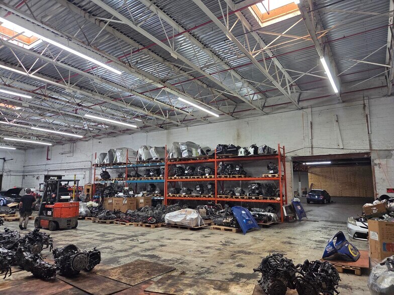 More Photos Of 263-275 Park Ave, East Hartford Warehouse For Lease