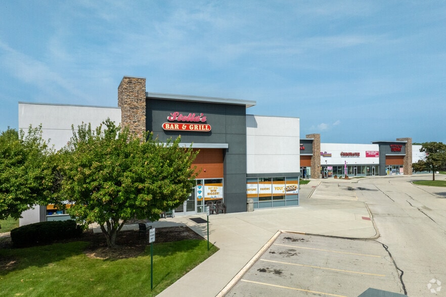 More Photos Of 402-440 N Weber Rd, Romeoville Freestanding For Sale