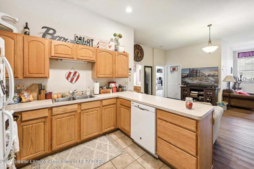 More Photos Of 335 Horatio St, Charlotte Apartments For Sale