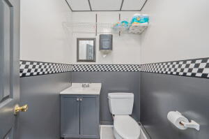 More Photos Of 641 N Ferdon Blvd, Crestview Freestanding For Sale