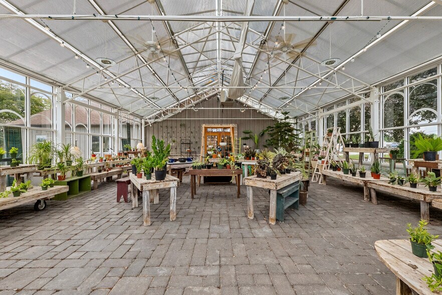 More Photos Of 1126 E State St, Sycamore Storefront Retail Residential For Lease