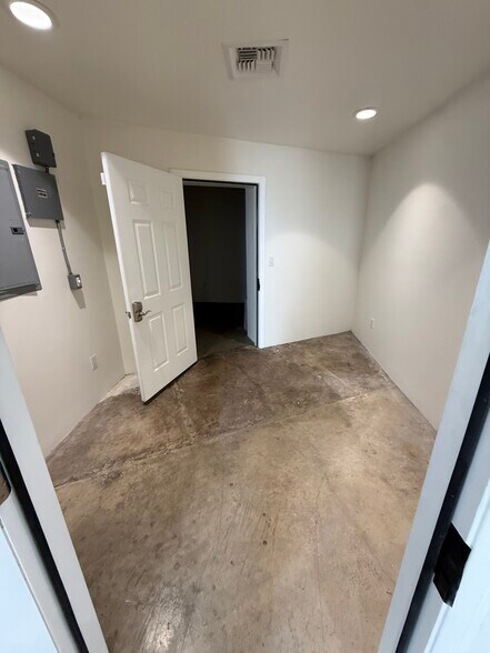 More Photos Of 5235-45 Lankershim Blvd, North Hollywood General Retail For Lease