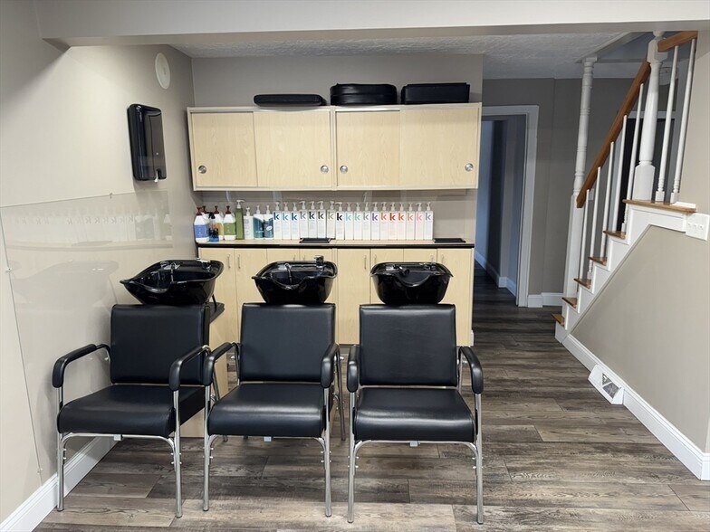 More Photos Of 622 Boston Rd, Billerica Freestanding For Lease