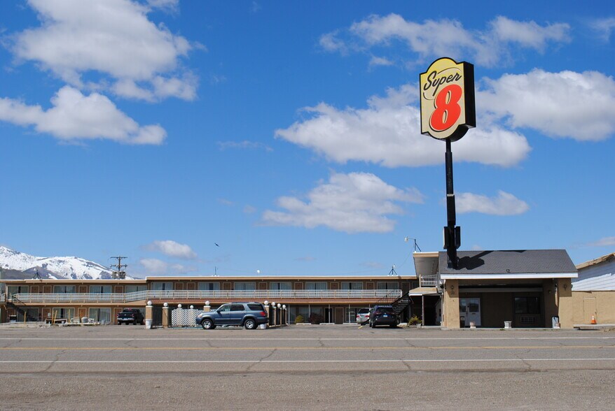 Primary Photo Of 930 6th St, Wells Hotel For Sale